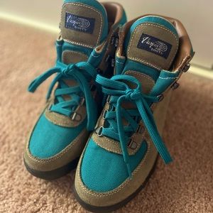 Vasque Hiking Boots Size 9